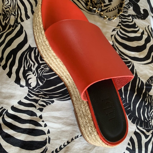 Tibi - Picture 4 of 7